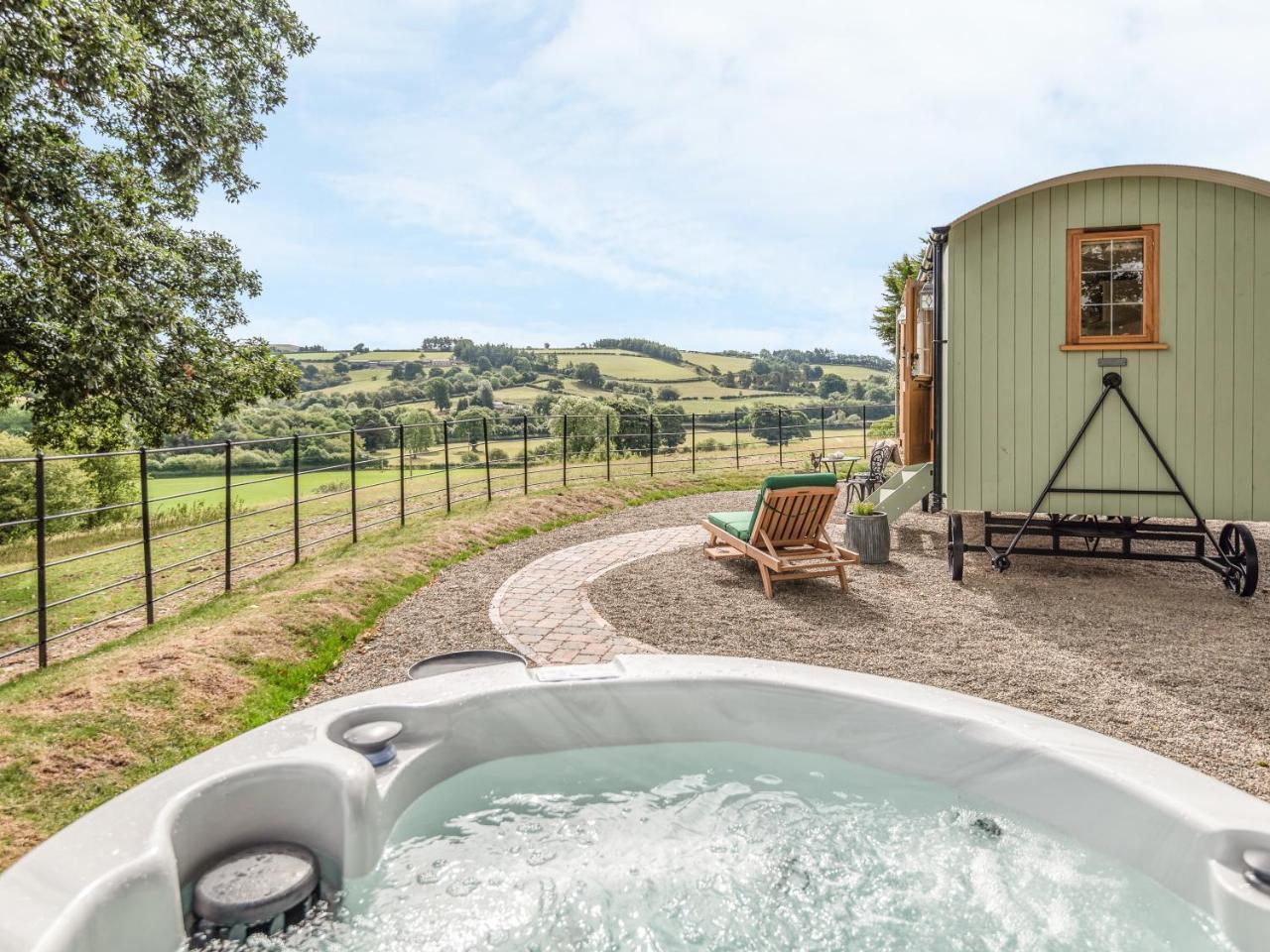 Padarn'S Hut Villa Llanbadarn Fynydd Exterior foto